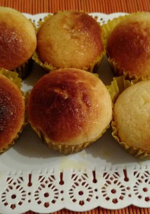 Una foto de Muffins de limón borrachitos