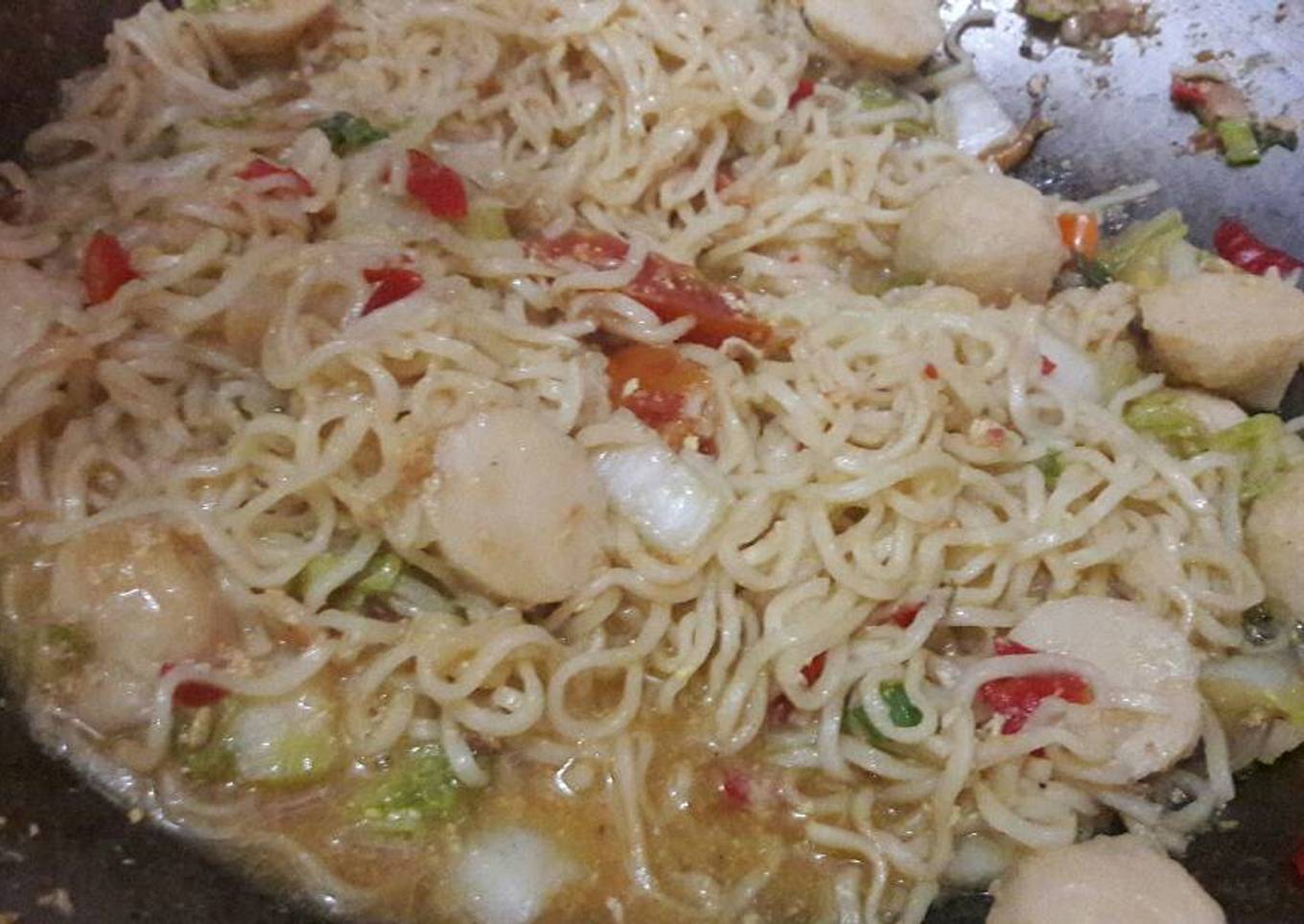 Mie Rebus Pedas (cepat dan hemat)