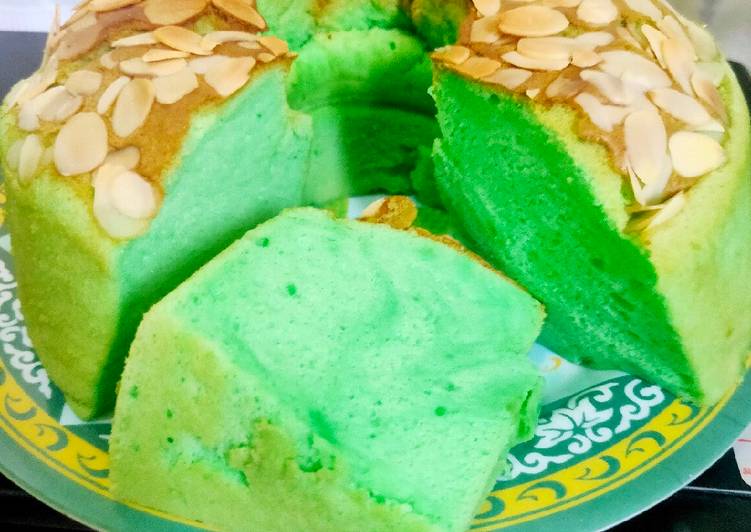 Pandan Chiffon Putih Telur