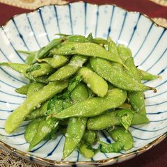 A picture of Garlicky Edamame.