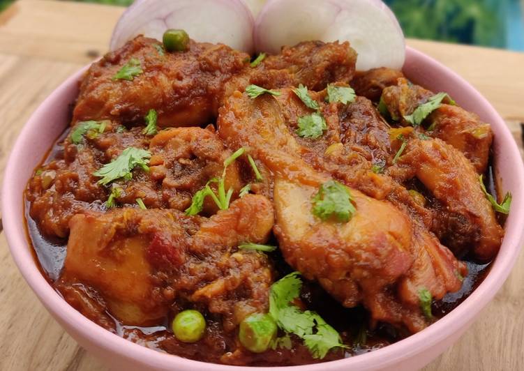 Recipe of Yummy Chicken kasa (chicken in thick gravy)