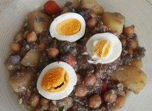 Foto principal de Potaje de lombarda con garbanzos