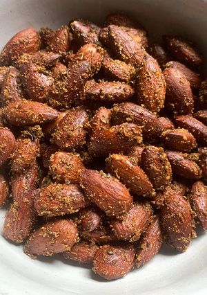 A picture of Spicy Almonds.