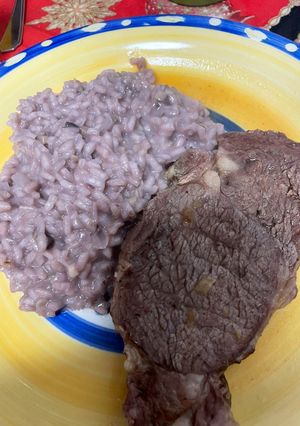 Una foto de Risotto al vino tinto con champiñones
