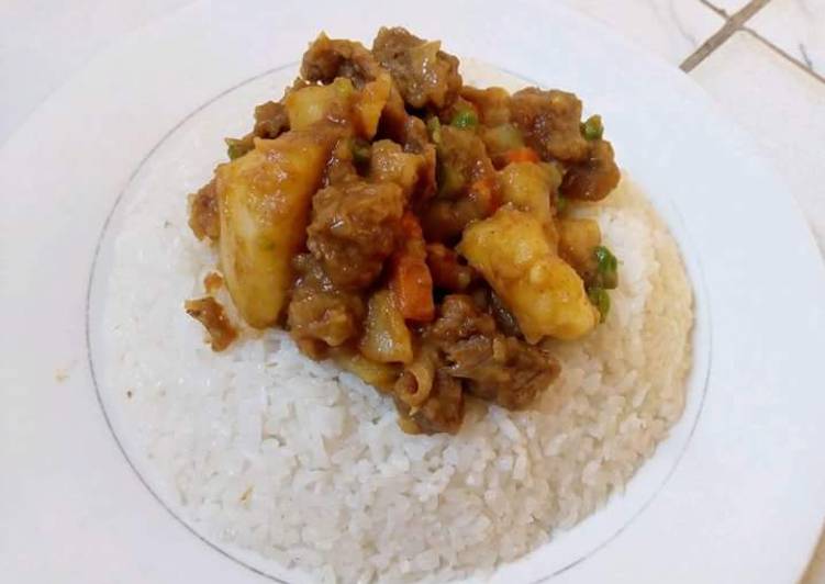 How to Make Quick Rice with Beef stew mixed with Matoke