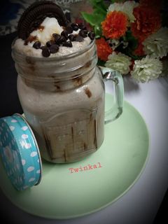 ઓરીઓ મિલ્ક શેક (Oreo milk shake recipe in Gujarati) રેસીપી મુખ્ય ફોટો