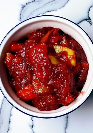 A picture of Crabapple Cranberry Sauce.
