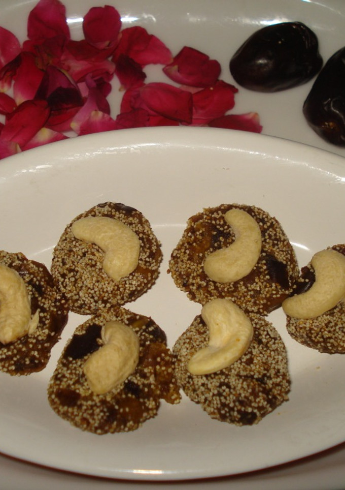 A picture of Fresh Dates bites.
