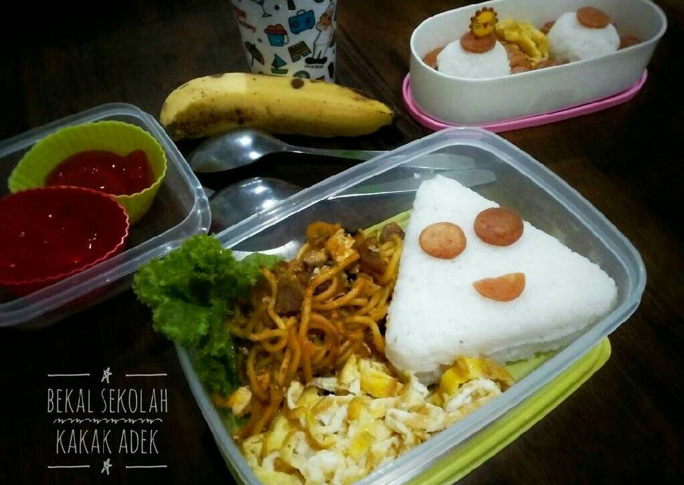 Bekal Sekolah: onigiri abon, mie goreng, telor dadar, jelly