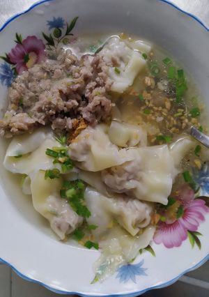 Hình của món Hoành thánh.