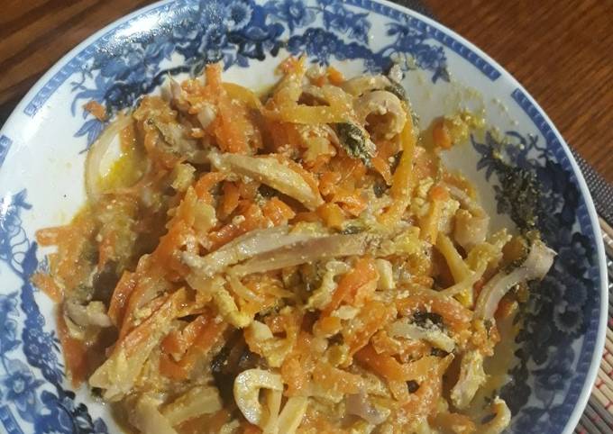 Горячий салат из свежего кальмара