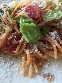 A picture of Spaghetti Tacos.