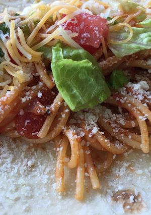 A picture of Spaghetti Tacos.