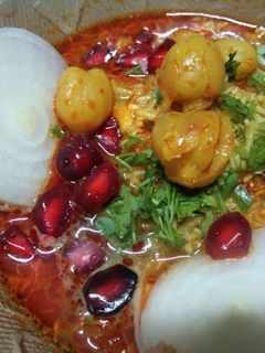 छोले रगडा पॅटीस (chole ragda patties recipe in marathi) रेसिपी चे मुख्य फोटो