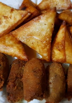A picture of Cheesy samosey.
