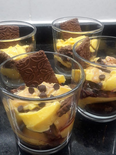 Una foto de Postre en vaso chocolinas