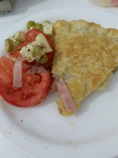 Una foto de Tarta de Atún con Ensalada