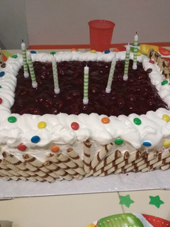 Oreo krémes színes torta recept fotója