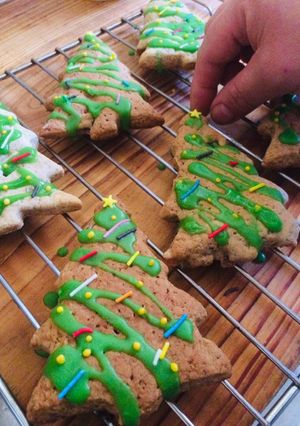 Una foto de Galletas de pan de pascua 🍪🌲