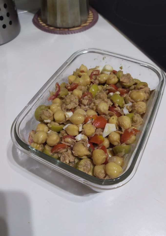 Una foto de Ensalada de garbanzos