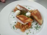 Palometa con pan de ajo y pisto