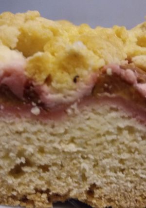 Zdjęcie przepisu Ciasto półkruche ze śliwkami i kruszonką (blacha duża z pieca).