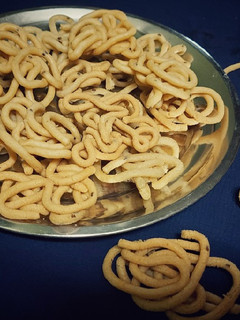 முறுக்கு(murukku recipe in tamil) செய்முறை முக்கிய புகைப்படம்