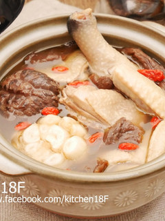 老菜脯燉雞湯_電子鍋料理 的食譜成品照片