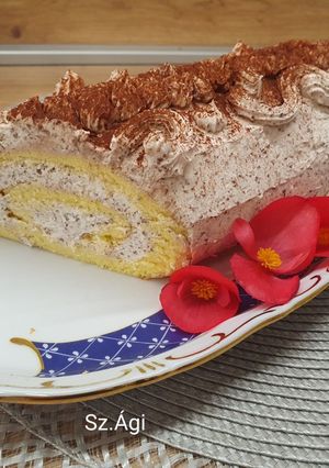 Tejszínes piskótarolád recept fotója