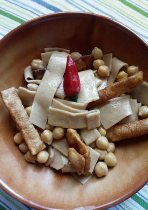 Foto di Ciceri e tria (ceci e tria....formato di pasta)