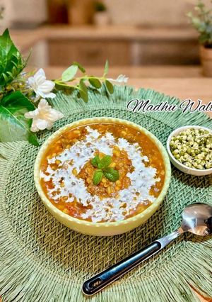 स्प्राउट मूंग दाल (Sprouted Moong Dal) रेसिपी मुख्य फोटो