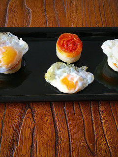 Una foto de Mini volovanes de crema de queso manchego y sobrasada