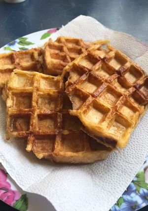 Bundás kenyér gofrisütőben recept fotója