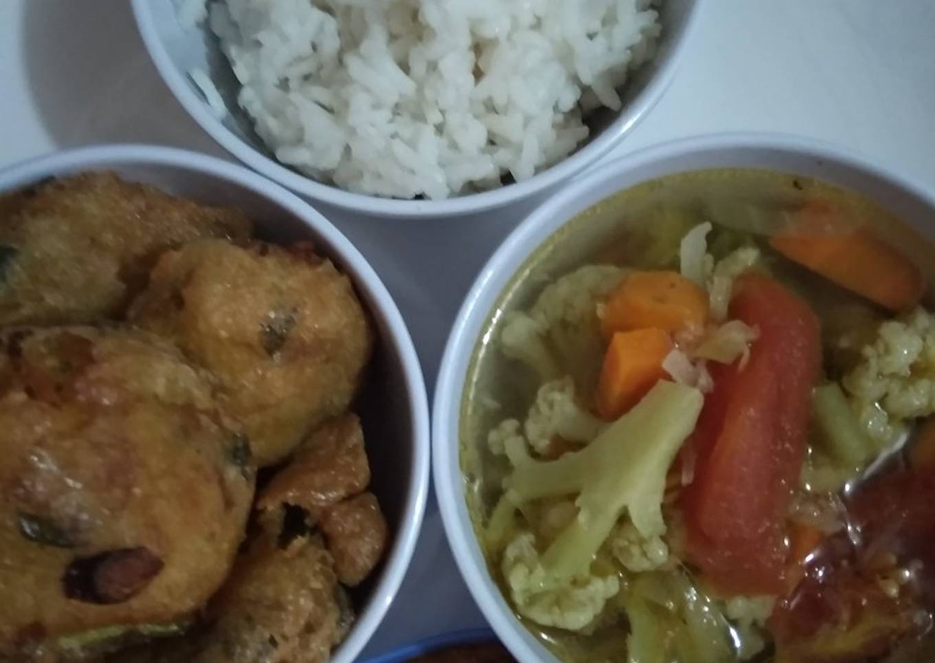 Sayur sop dan perkedel