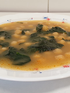 Una foto de Garbanzos con espinacas