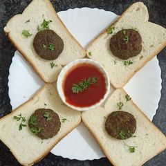A picture of Bread and kabab.