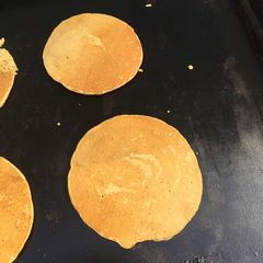 A picture of Cornmeal pancakes.