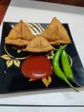 Mini atta samosa
