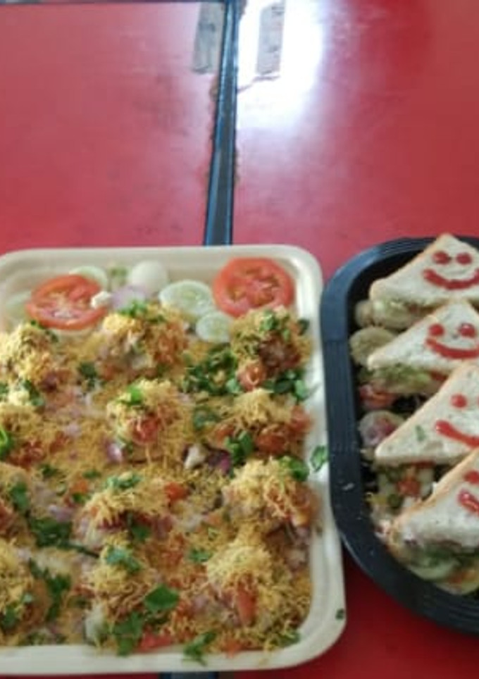 स्माइली मेयोनेज़ सैंडविच (smiley mayonnaise sandwich recipe in Hindi) रेसिपी मुख्य फोटो