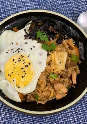 Hình của món Cơm chiên kimchi bò xúc xích 🍳.