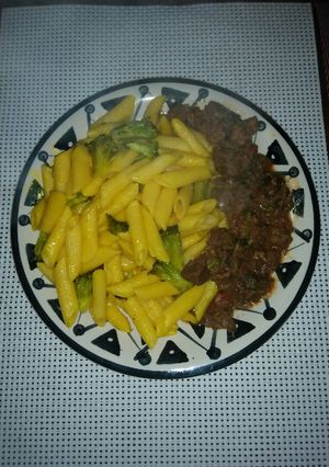 A picture of Pasta and beef stew.