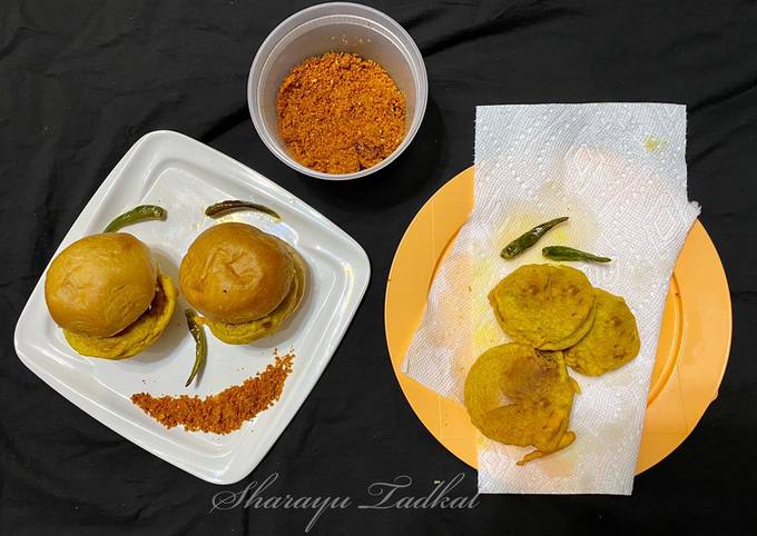 Vadapav with Spicy Chutney