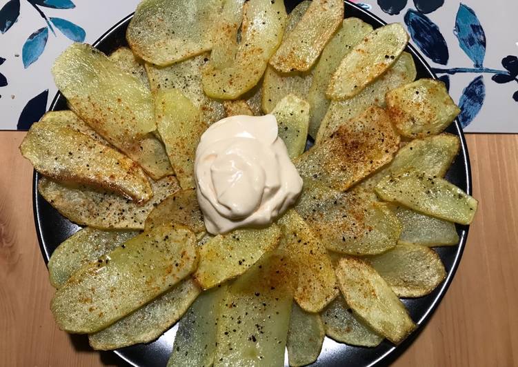 Patatas bravas 馃 Cal Marcjenni