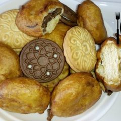 A picture of Deep fried cookies.