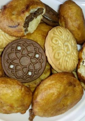 A picture of Deep fried cookies.