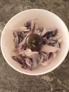عکسی از دستور سالاد گوجه روسی
