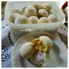 A picture of Butter cookies.