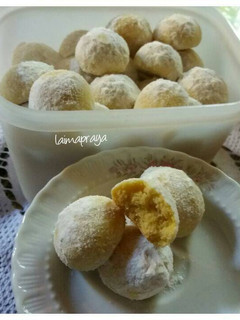 A picture of Butter cookies.