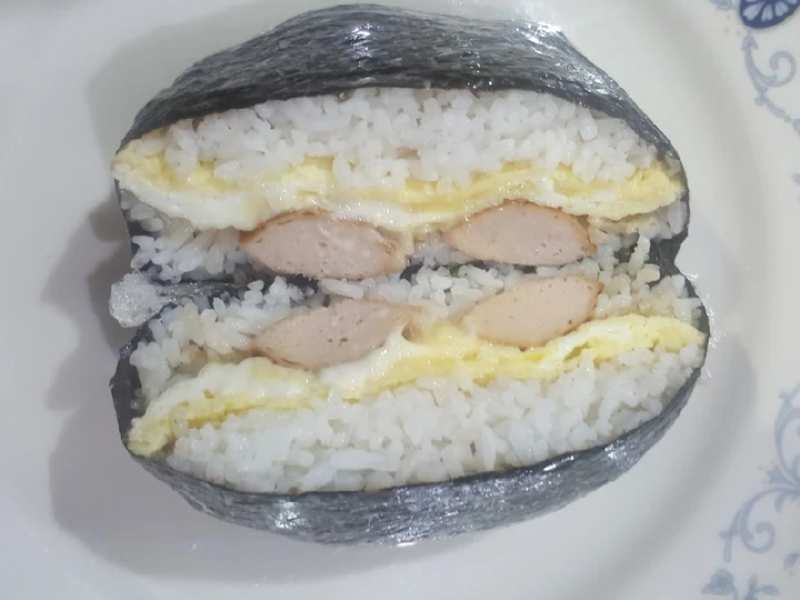 Cara Simple Membuat Resep  Egg Sausage Onigirazu yang Lezat Sekali, Bisa Manjain Lidah
