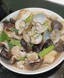 薑絲鯛魚蛤蜊炒烏龍麵